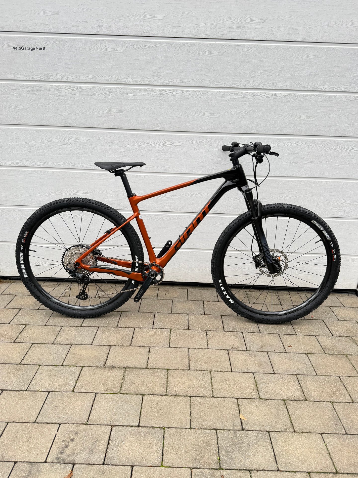 Giant XTC Advanced 2 Carbon MTB | NEU & UNBENUTZT | Shimano SLX | 29 Zoll – Ansicht 1